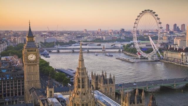 Test COVID negativ și carantină la intrarea în Anglia