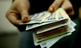 Salariile bugetarilor nu vor fi tăiate, dar se va umbla la sporuri