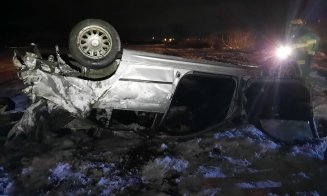 Accideni la Cluj! S-a dat cu maşina peste cap şi a făcut-o praf, dar a scăpat cu viaţă