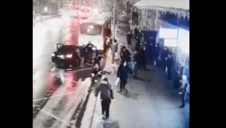 MOMENTUL răpirii unei adolescente de 15 ani din Cluj-Napoca, dintr-o stație de bus. Nimeni nu a intervenit