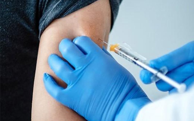 Care sunt principalele reacţii adverse ale vaccinului împotriva COVID-19 şi la cine putem apela când apar