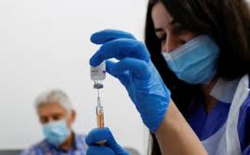 Vaccinări pe bandă rulantă: 140 de persoane pe minut!
