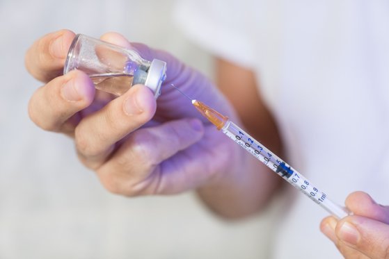 Cum scapi de carantină dacă vii în România din zone galbene. Decizia CNSU