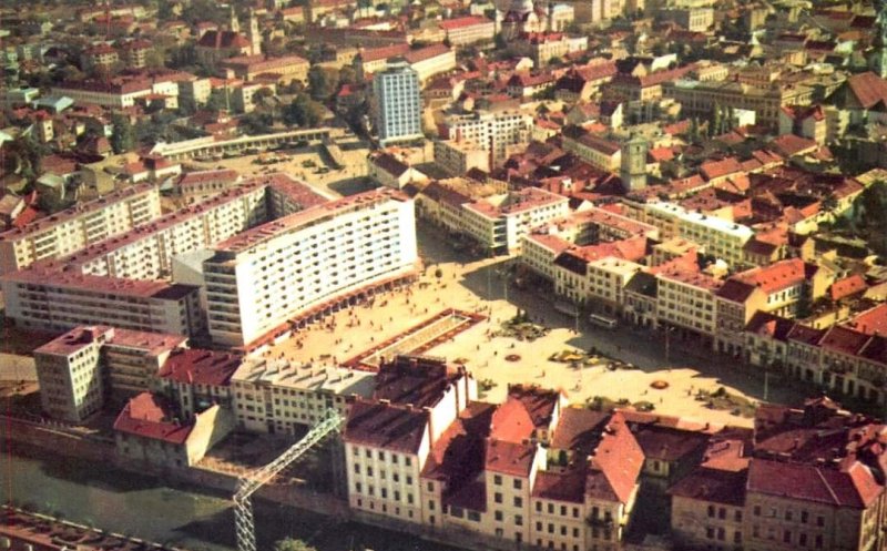 Piaţa din Cluj, fără Mihai Viteazu. Tudor Giurgiu: "Wow, ce proiecții de film s-ar fi putut face aici"