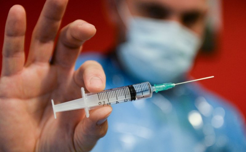 De mâine, noi categorii de persoane vor fi incluse în etapa a doua a campaniei de vaccinare. Ești pe listă?