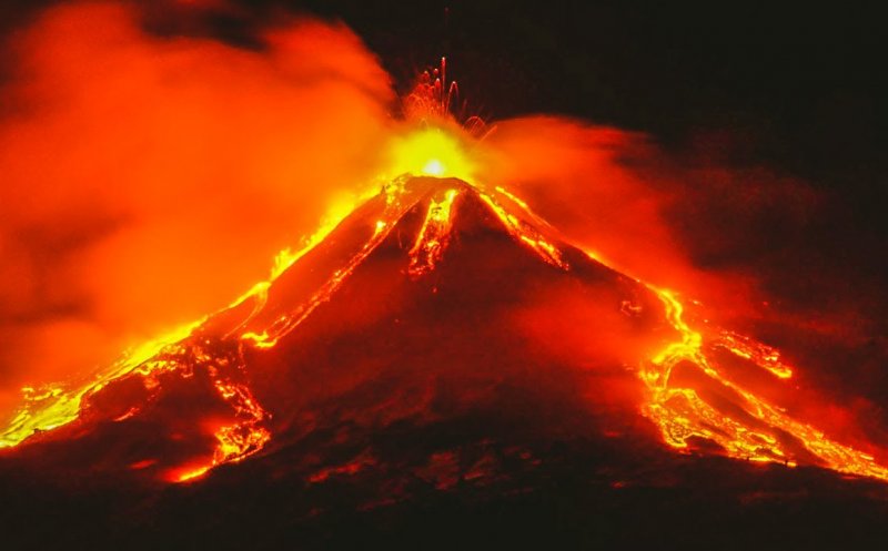 Vulcanul Etna a erupt din nou