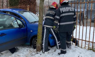Accident pe Bună Ziua. Mașinile implicate au ras pista de biciclete și trotuarul