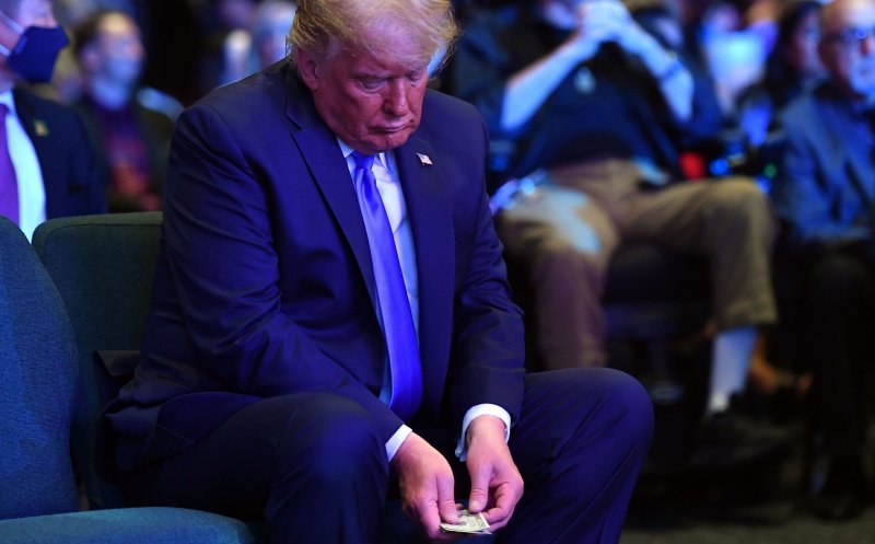 Pensionarul Trump ia mai puţin decât cel care încasează cea mai mare pensie din România