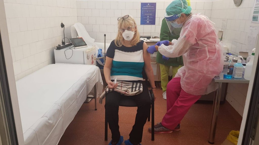 Rectorul UMF Cluj: "Mă vaccinez, deci gândesc, gândesc, deci exist"