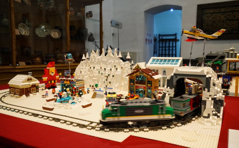 Expoziție inedită la Cluj. Cele mai ingenioase construcții LEGO, expuse la Muzeul Etnografic