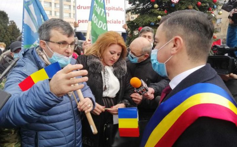 Incident de ziua Unirii Principatelor. Primarul Iaşiului a fost atacat cu iaurt. Senatoarea AUR Diana Şoşoacă, prezentă la eveniment