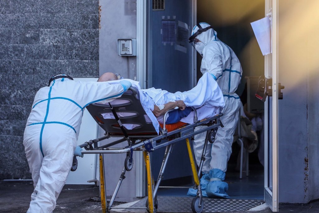 "Noile tulpini de coronavirus echivaleză cu o nouă pandemie"