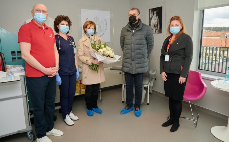 Oaspeți cu sânge regal la un spital privat din Cluj! Custodele Coroanei Regale și Principele Radu s-au vaccinat anti-COVID