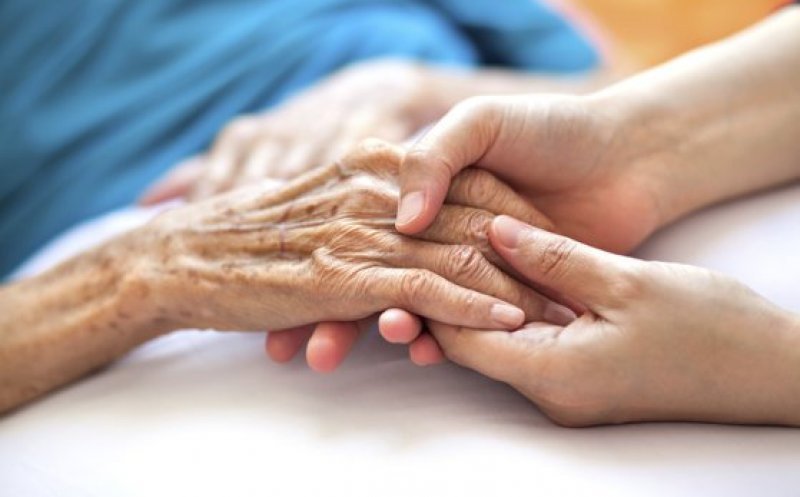 ULUITOR: o femeie de 85 ani a apărut vie și nevătămată la câteva zile după propria înmormântare!