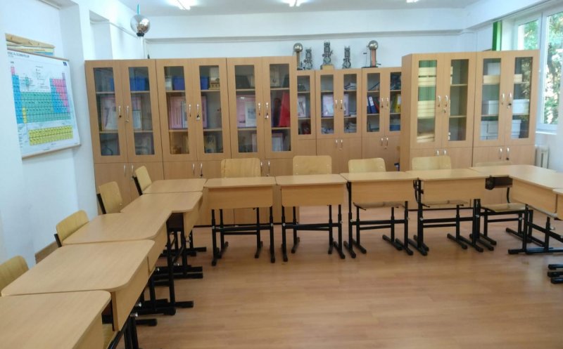 Angajații din învățământ vor avea o linie dedicată pentru vaccinare. Ce spune ministrul Educației despre redeschiderea școlilor