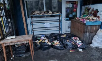 Zeci de cărți „fără proprietar” pe o stradă din Cluj-Napoca