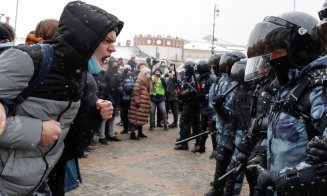 Mii de persoane au fost reţinute la protestele din Rusia