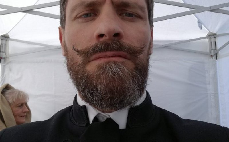 Actor cunoscut cu apariții în multe reclame TV, arestat ca violator în serie