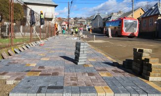 Se lucrează de zori pe o arteră importantă din Turda. Primarul anunță că nicio stradă nu va rămâne neasfaltată