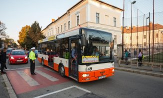 Doar elevii din clasele I-IV se întorc la şcoală la Cluj-Napoca! Autobuzele şcolare circulă pe 14 trasee