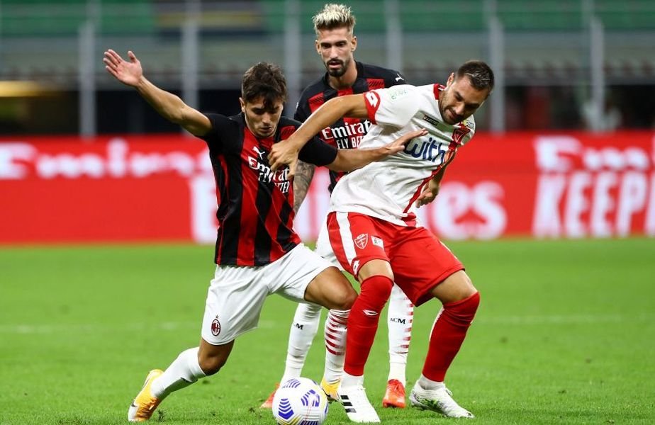 CFR Cluj își ia mijlocaș crescut de AC Milan. Italienii confirmă transferul
