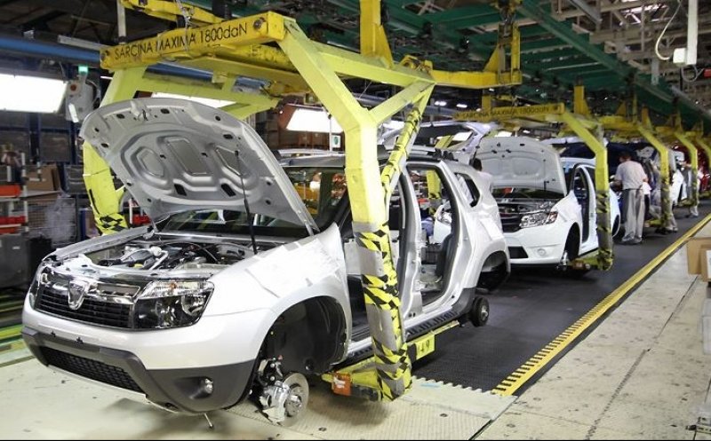 Criza componentelor electronice loveşte industria auto globală. Fabrica Dacia şi-ar putea adapta producţia