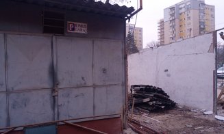Tot mai multe garaje din Mănăştur, puse la pământ