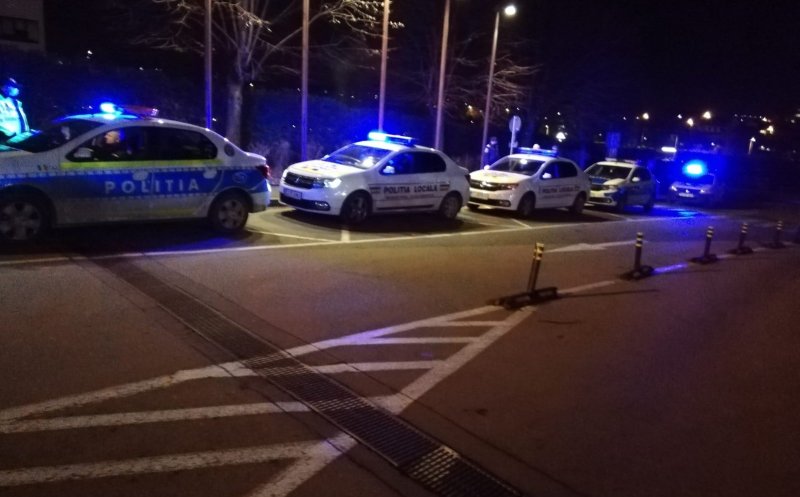 Polițiștii clujeni au fost la biserică! Nu să se roage, ci ca să verifice cum se respectă măsurile anti-COVID