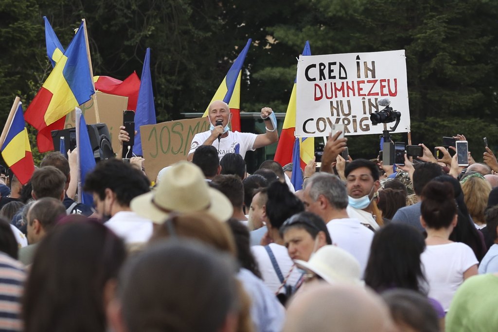 10% dintre români susţin că pandemia este o minciună şi că virusul nu există, arată un sondaj UBB Cluj