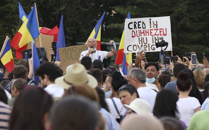10% dintre români susţin că pandemia este o minciună şi că virusul nu există, arată un sondaj UBB Cluj