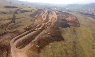 Se lucrează în forță la Autostrada Transilvania pe dealurile de lângă Cluj-Napoca: „Incredibil! Acum o săptămână nu era nimeni aici”