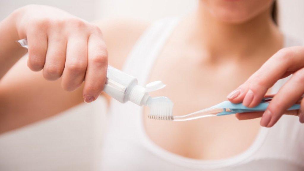 Igiena dentară nu este tocmai punctul forte al românilor. Câți se spală regulat pe dinți