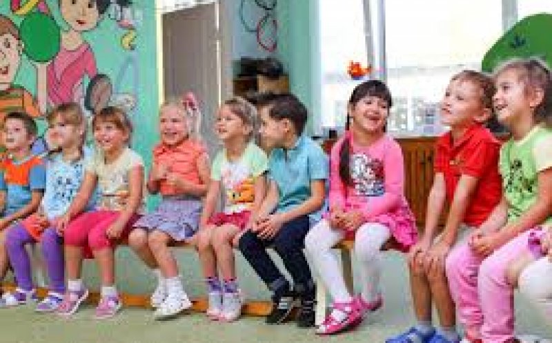 Au părinții de ce să se teamă? Cât de expuși sunt copiii din grădinițe la COVID