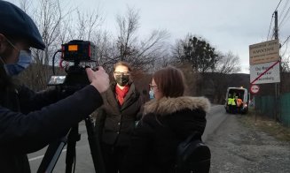 Plăcuța multilingvă de la ieșirea din Cluj de pe care a fost șters Kolozsvár a fost înlocuită