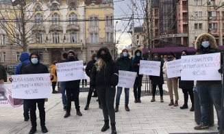 Tinerii care vor să studieze la Cluj: "Vom renunța la facultate dacă nu avem gratuitate pe tren"