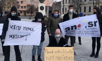 Tinerii care vor să studieze la Cluj: "Vom renunța la facultate dacă nu avem gratuitate pe tren"
