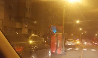 Coliziune dură în trafic, în cartierul Mărăști. Au venit descarcerarea și poliția