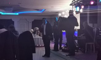 Mare chef de pandemie la Cluj. Petrecere cu 150 de oameni, "spartă" de jandarmi
