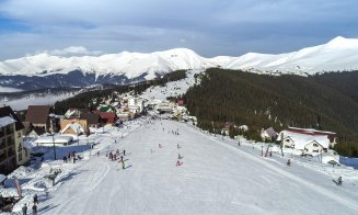 Zăpadă de 2 m într-o stațiune de schi de pe Transalpina. Oamenii nu-și mai găsesc mașinile!