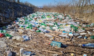 Dezastru ecologic pe malul Arieșului. Salubrizarea inițială n-a avut succes