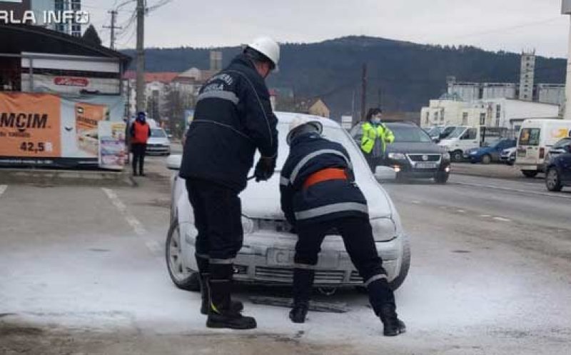 Panică la Gherla, după ce câțiva martori au văzut o mașină care ardea