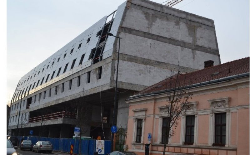 Hotelul monstruos din centrul Clujul, avizat de la Bucureşti. Boc: "S-a trecut peste Cluj conform prevederilor legale prin decizia Comisiei Naționale"