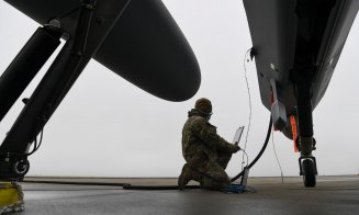 "Din România, cu dragoste”. Militarii americani detașați la Baza Aeriană din Cîmpia Turzii, mesaj cu trimitere la un film celebru
