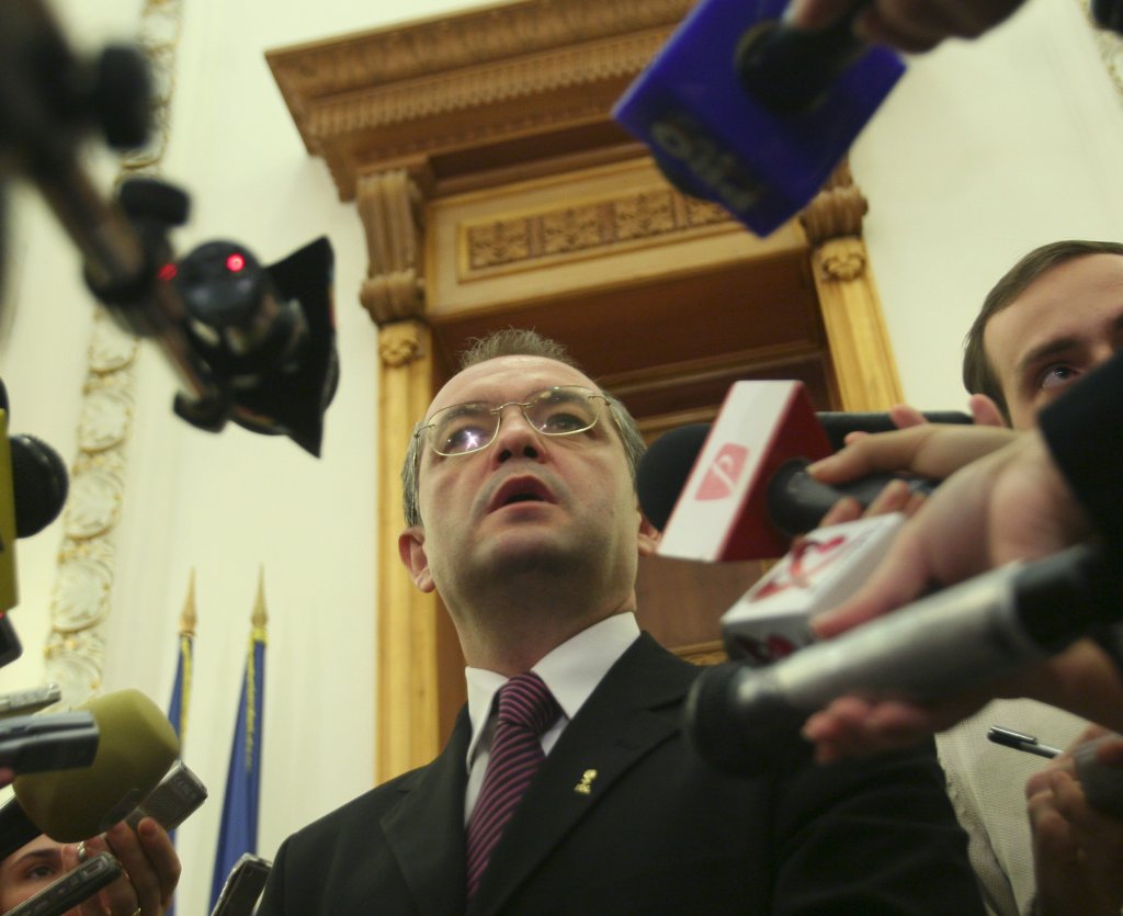 Emil Boc, singurul premier care a trecut de CCR eliminarea pensiilor speciale