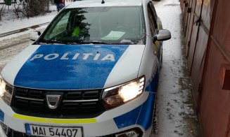 Clujean luat la bani mărunţi de poliţişti pentru că a îndrăznit să îi fotografieze cu masca sub bărbie în maşină