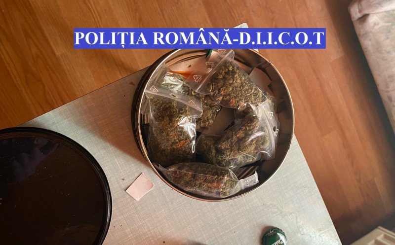 Traficanți de droguri arestați la Cluj. Primeau pachetele prin curier