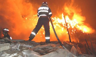 O casă din Cluj-Napoca a luat foc aseară. Ce a declanşat incendiul?