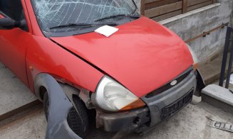 Mașină ieșită în decor pe drumul Sfântul Ioan