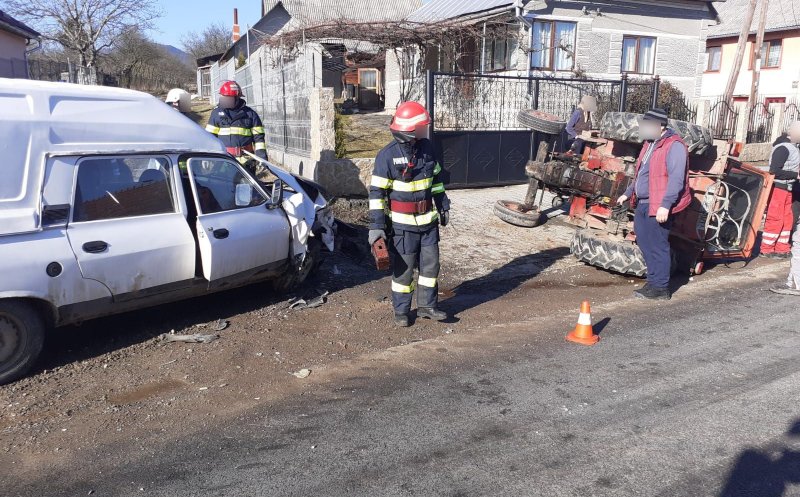 Accident Cluj: O Dacie a răsturnat un tractor