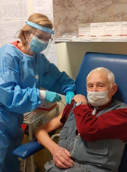 Veteran de război din Cluj, în vârstă de 91 de ani, vaccinat împotriva coronavirus